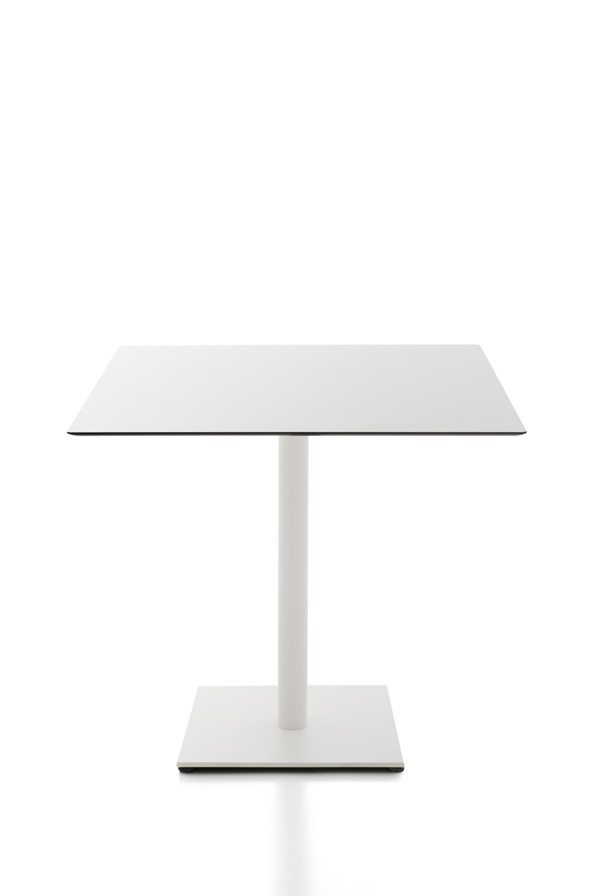 Tisch Kaleox, Basisversion; <br>quadratische Tischplatte 80 x 80 cm, wei; <br>Gestell wei lackiert; Tischhhe 74 cm